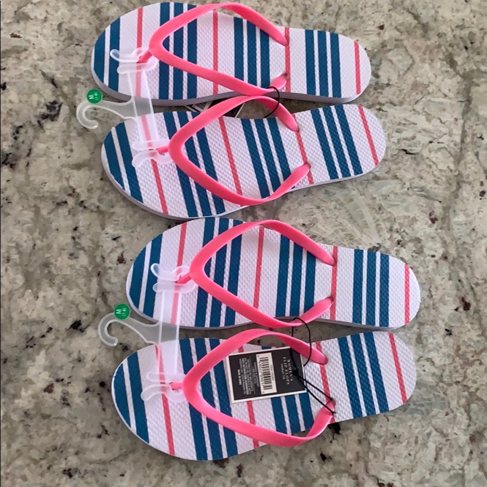 Women’s Flip Flops 2 Pairs Size M (7-8) West Loops